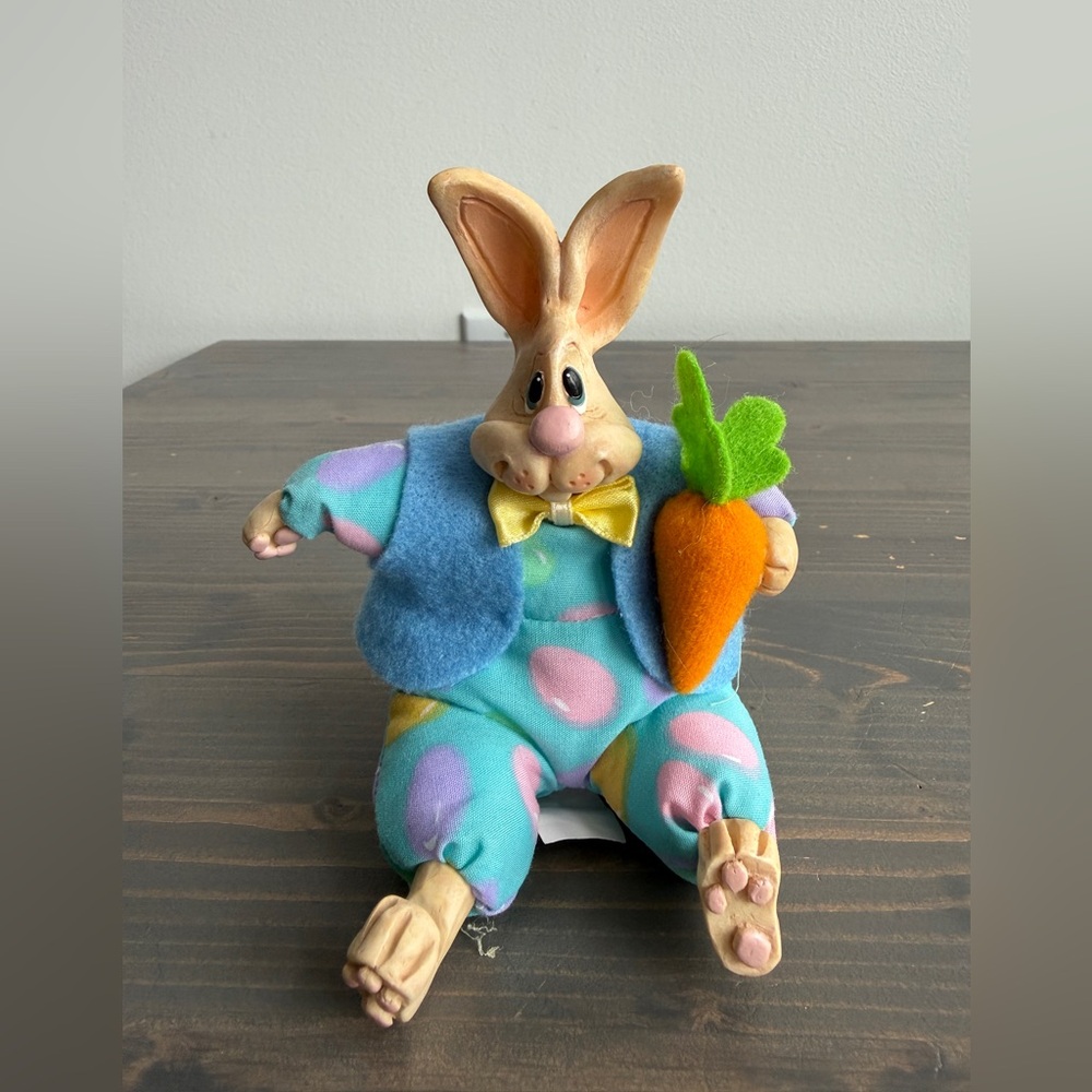 Vintage Kathleen Kelly for RUSS
shelf sitter rabbit 🥕